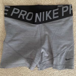 Nike Pro Tight Fit, 3” Spandex. MEDIUM